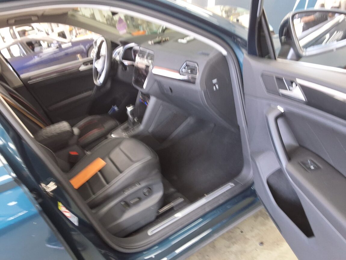 VOLKSWAGEN TIGUAN (2ND GEN) 2.0 TDI PRESTIGE 2022 - zdjęcie 14