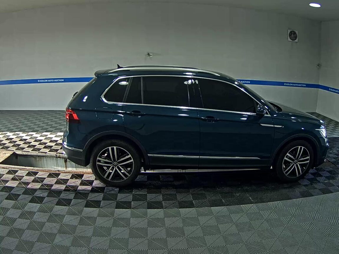 VOLKSWAGEN TIGUAN (2ND GEN) 2.0 TDI PRESTIGE 2022 - zdjęcie 4