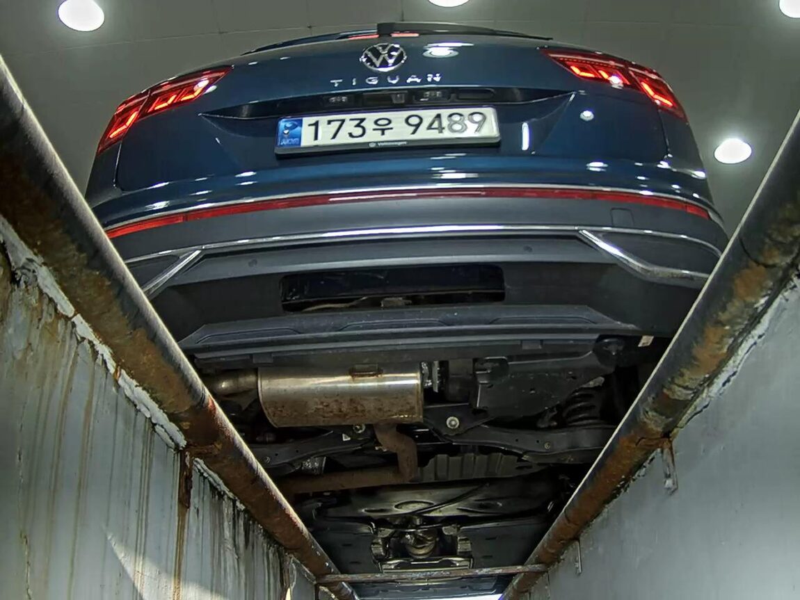 VOLKSWAGEN TIGUAN (2ND GEN) 2.0 TDI PRESTIGE 2022 - zdjęcie 8