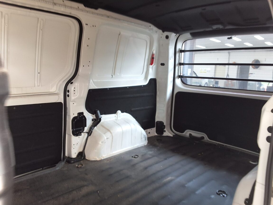 HYUNDAI STARIA 2.2 DIESEL CARGO 3-SEATER SMART 2025 - zdjęcie 12