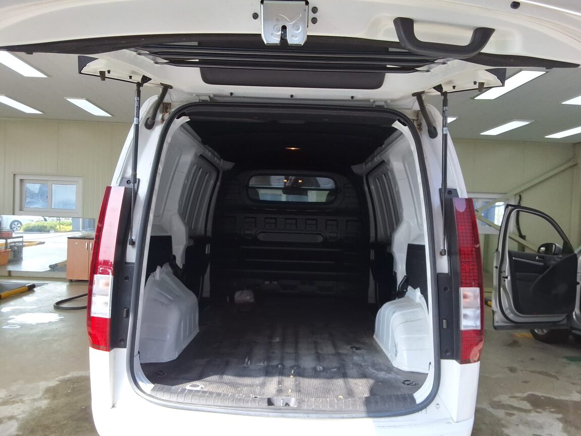 HYUNDAI STARIA 2.2 DIESEL CARGO 3-SEATER SMART 2025 - zdjęcie 15
