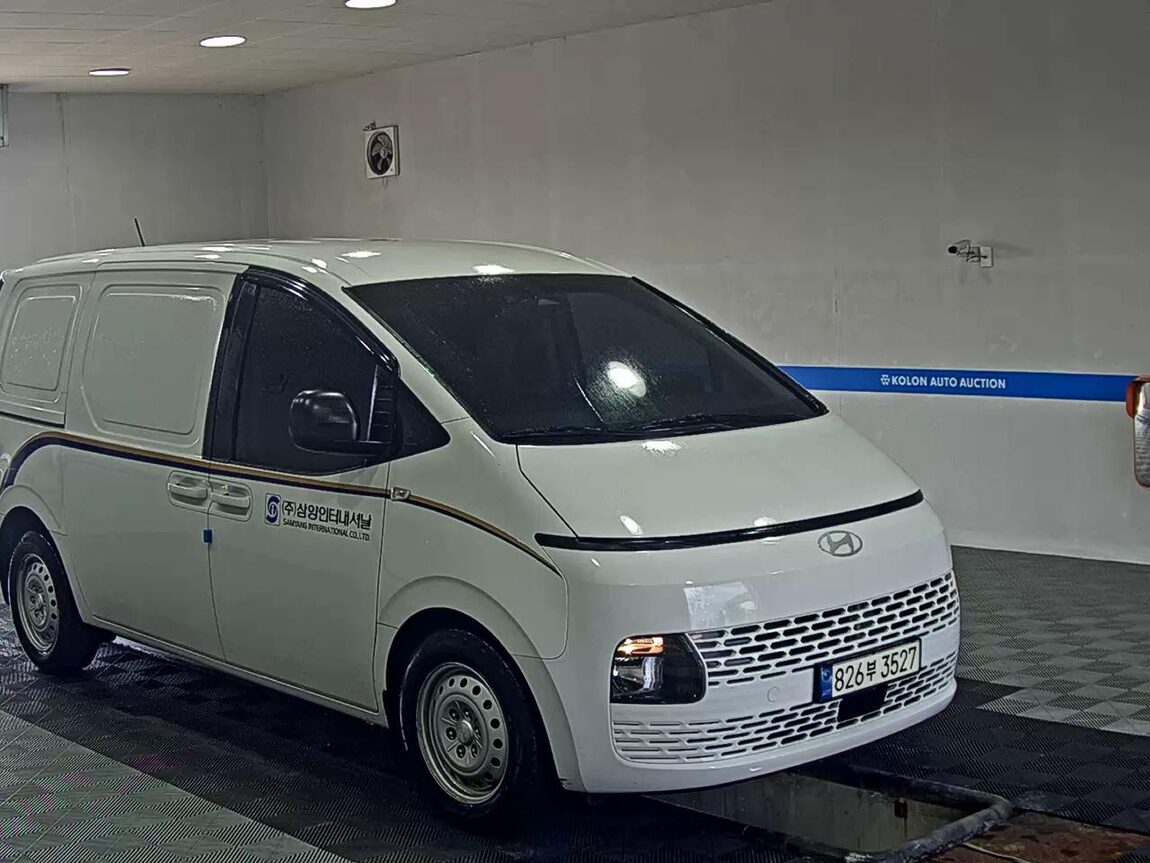 HYUNDAI STARIA 2.2 DIESEL CARGO 3-SEATER SMART 2025 - zdjęcie 3