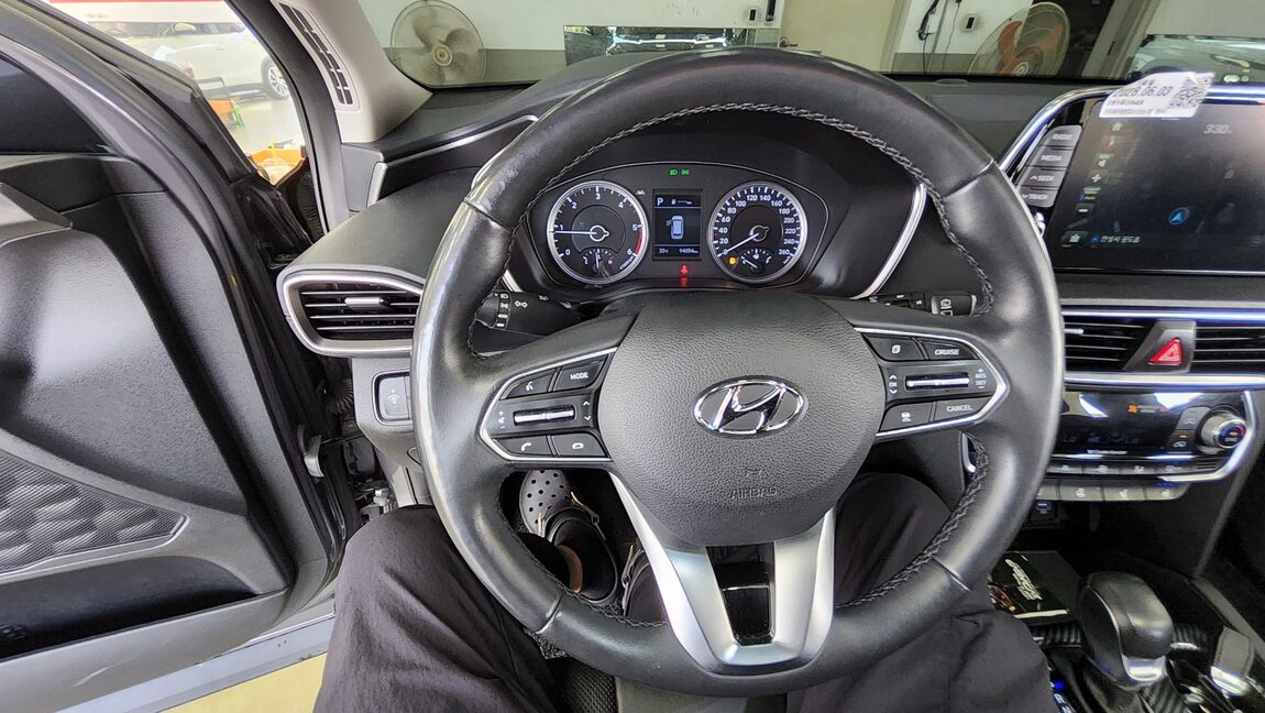 HYUNDAI SANTA FE (TM) R2.0 2WD EXCLUSIVE 2019 - zdjęcie 17