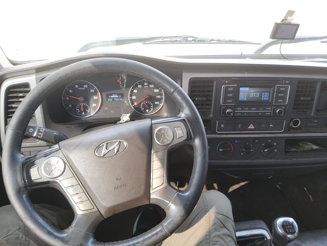 HYUNDAI ALL NEW MIGHTY 2.5 TON STANDARD CAB LONG WHEELBASE HIGH DECK 2020 - zdjęcie 15
