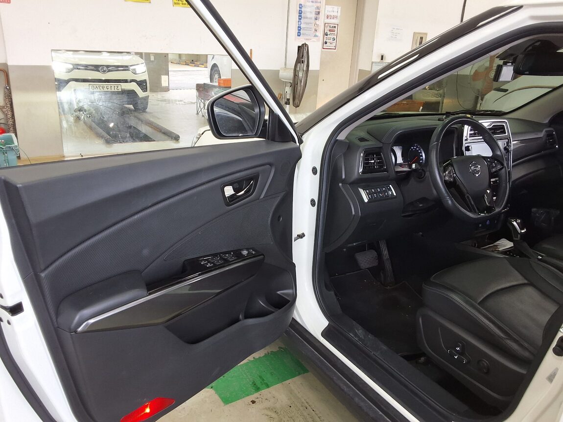 KG MOBILITY (SSANGYONG) VERY NEW TIVOLI 1.5 GASOLINE 2WD V3 2022 - zdjęcie 10