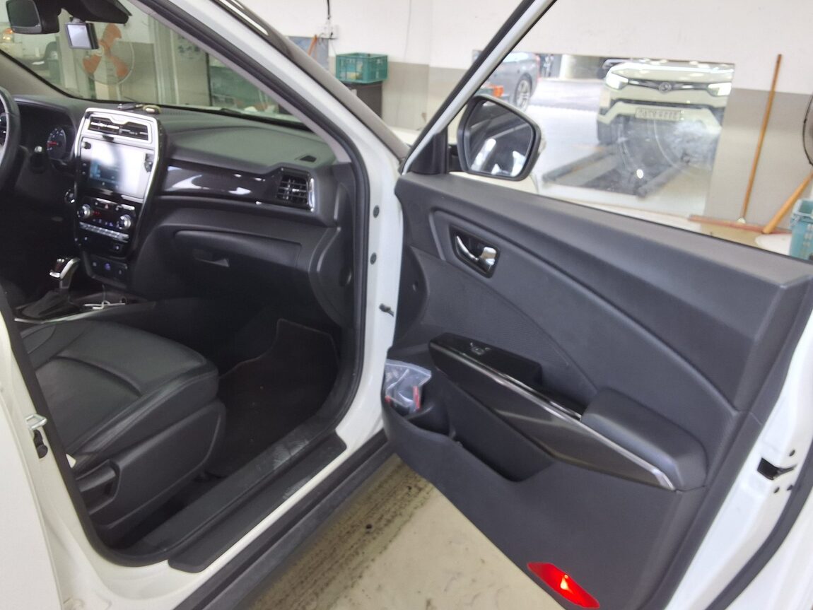 KG MOBILITY (SSANGYONG) VERY NEW TIVOLI 1.5 GASOLINE 2WD V3 2022 - zdjęcie 14