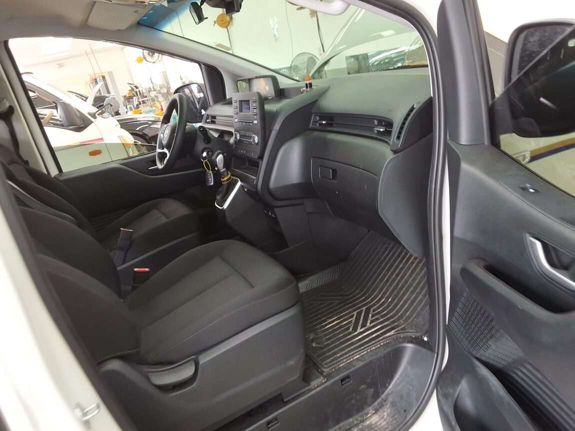 HYUNDAI STARIA 2.2 DIESEL CARGO 5-SEATER SMART 2022 - zdjęcie 14