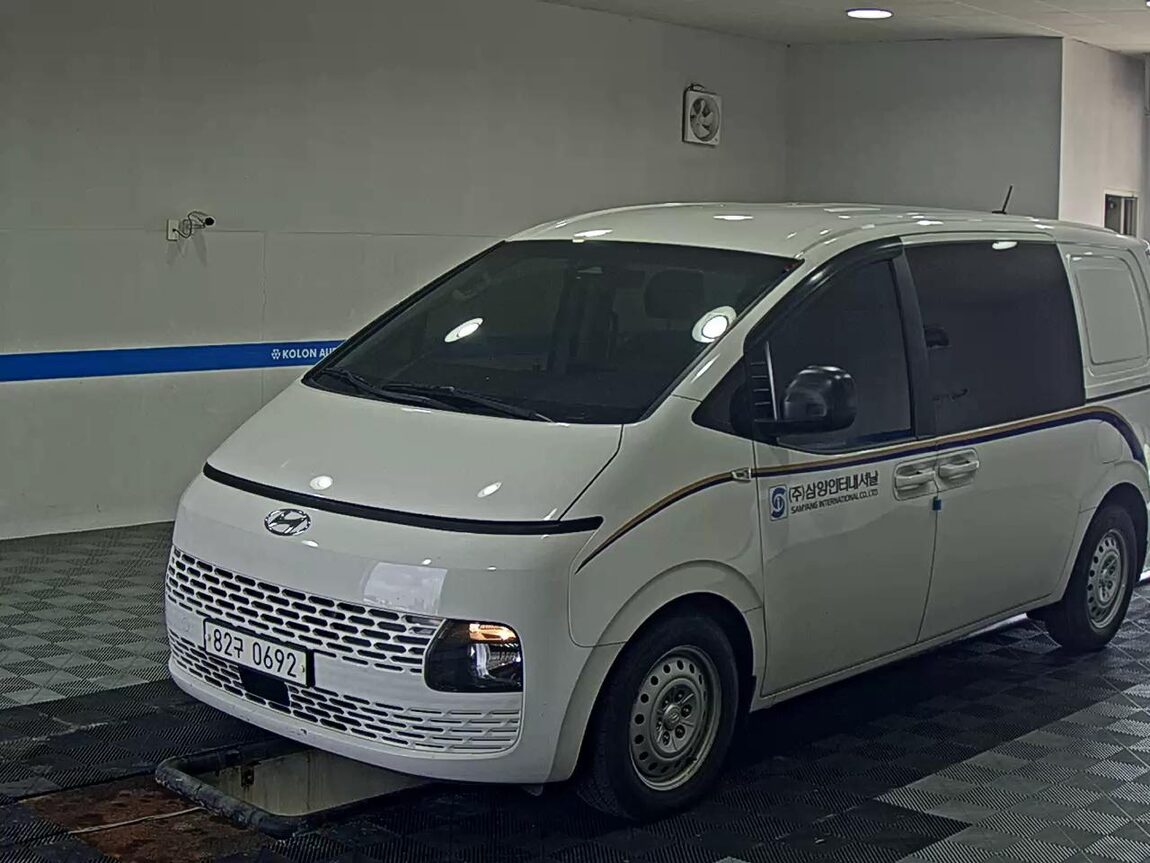 HYUNDAI STARIA 2.2 DIESEL CARGO 5-SEATER SMART 2022 - zdjęcie 2