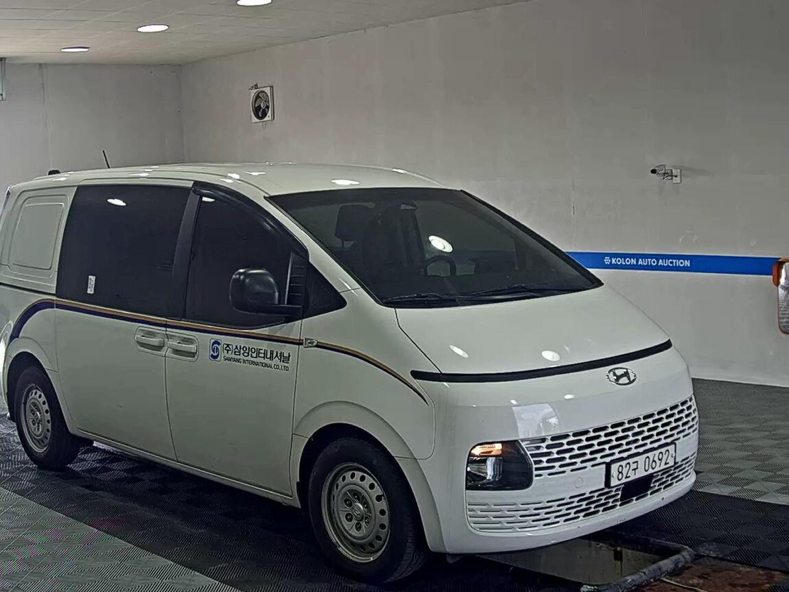 HYUNDAI STARIA 2.2 DIESEL CARGO 5-SEATER SMART 2022 - zdjęcie 3