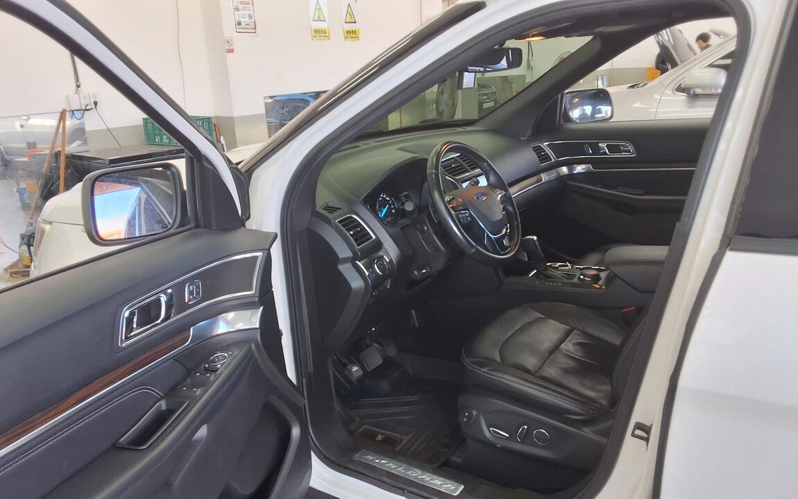FORD EXPLORER (5TH GEN) 2.3 AWD LIMITED 2017 - zdjęcie 10