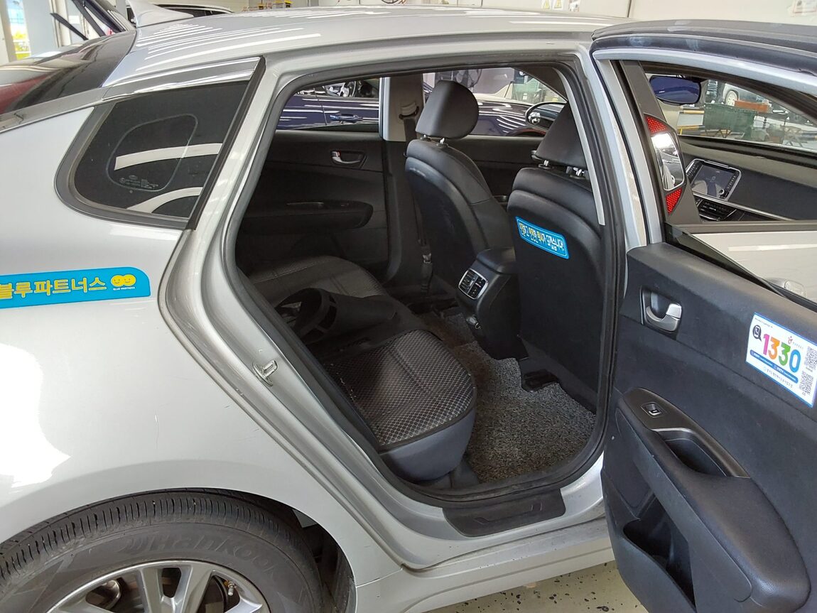 KIA NEW NEW K5 2.0 LPI TAXI DELUXE 2021 - zdjęcie 13