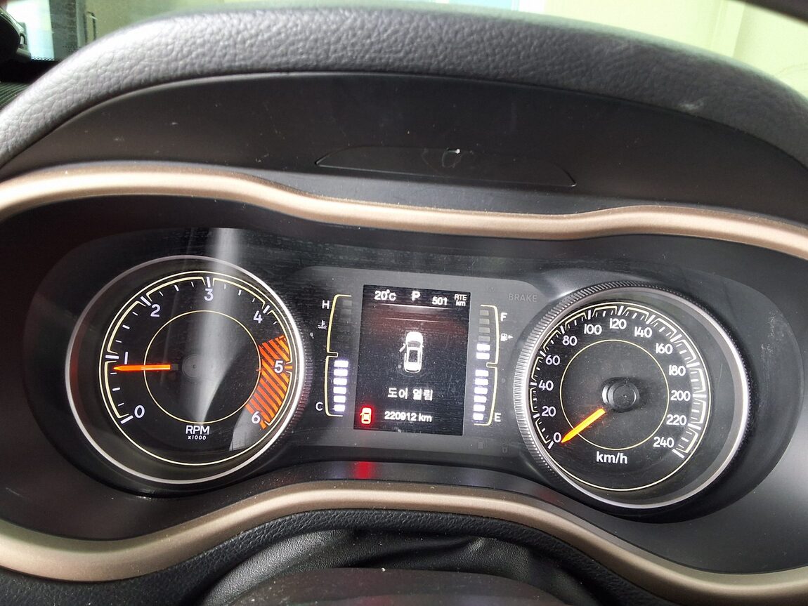 JEEP CHEROKEE (KL) 2.0 CRD AWD LONGITUDE BLACK EDITION 2015 - zdjęcie 10