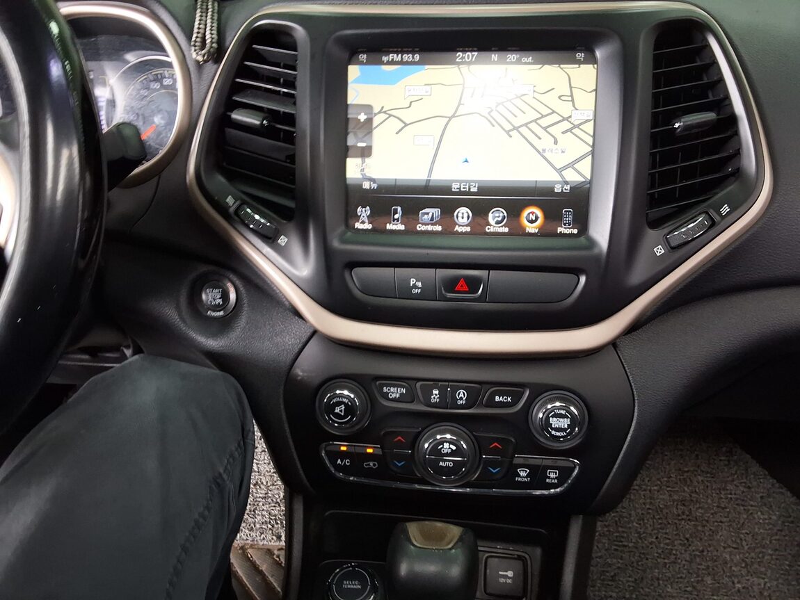 JEEP CHEROKEE (KL) 2.0 CRD AWD LONGITUDE BLACK EDITION 2015 - zdjęcie 24