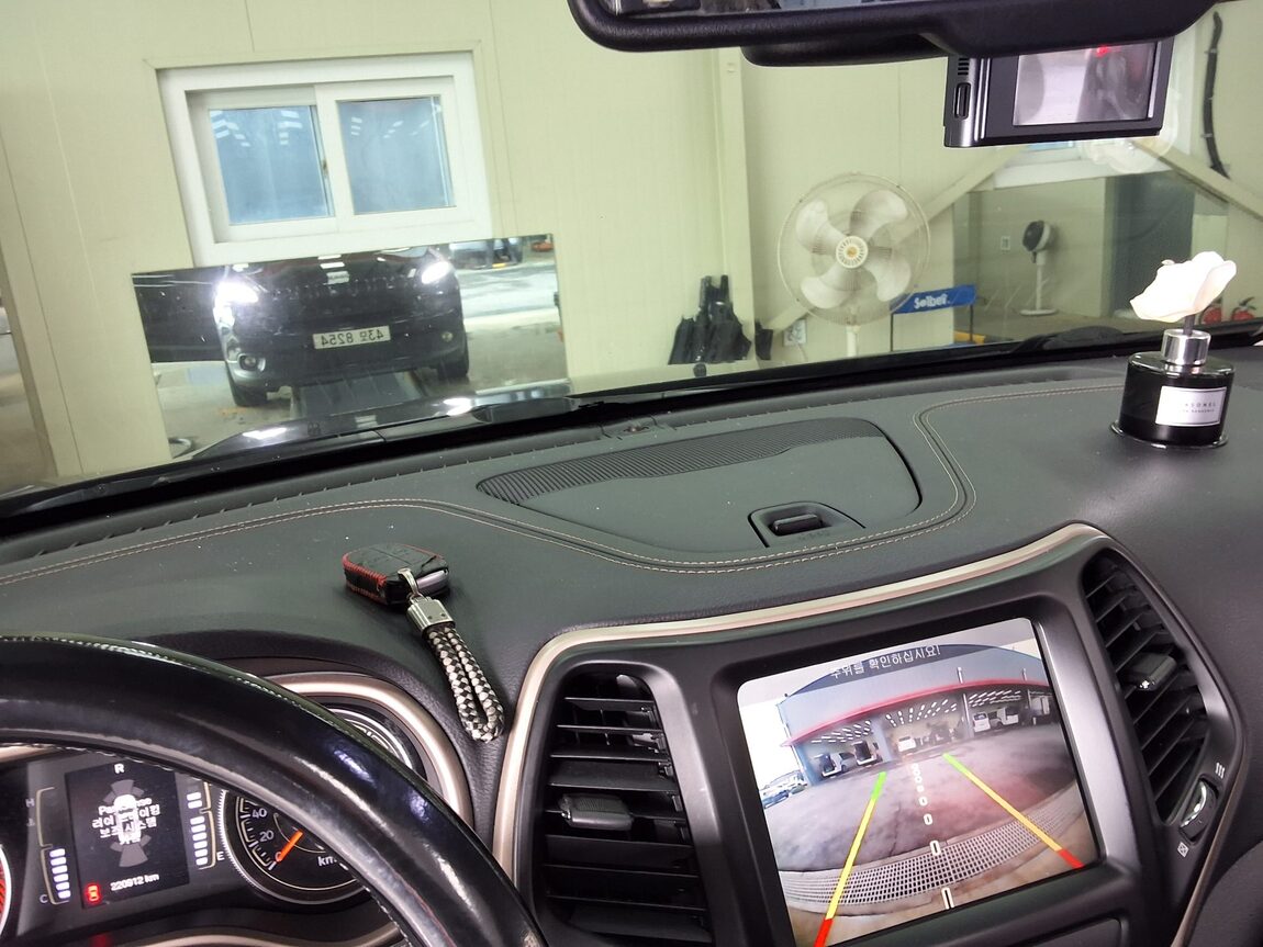JEEP CHEROKEE (KL) 2.0 CRD AWD LONGITUDE BLACK EDITION 2015 - zdjęcie 25