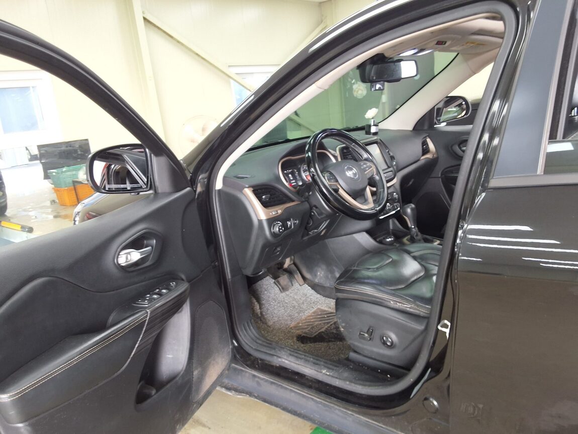 JEEP CHEROKEE (KL) 2.0 CRD AWD LONGITUDE BLACK EDITION 2015 - zdjęcie 11