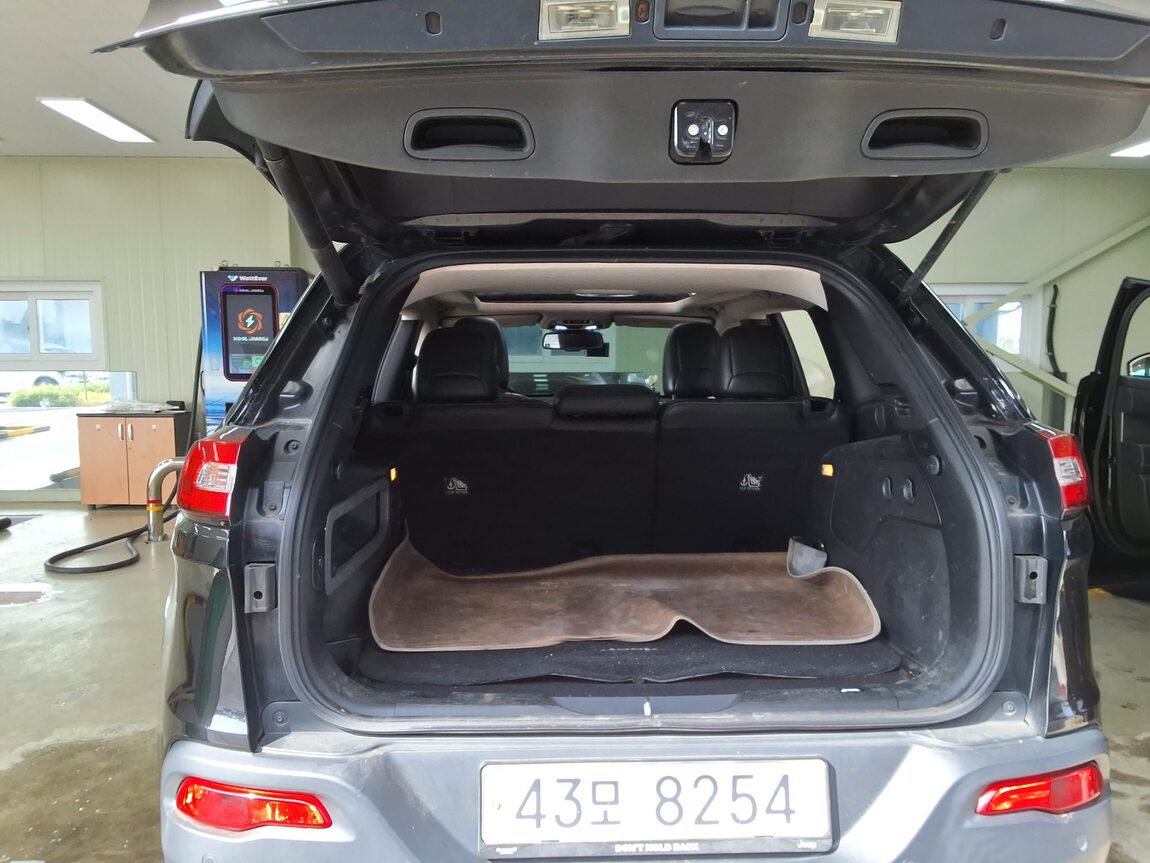 JEEP CHEROKEE (KL) 2.0 CRD AWD LONGITUDE BLACK EDITION 2015 - zdjęcie 16