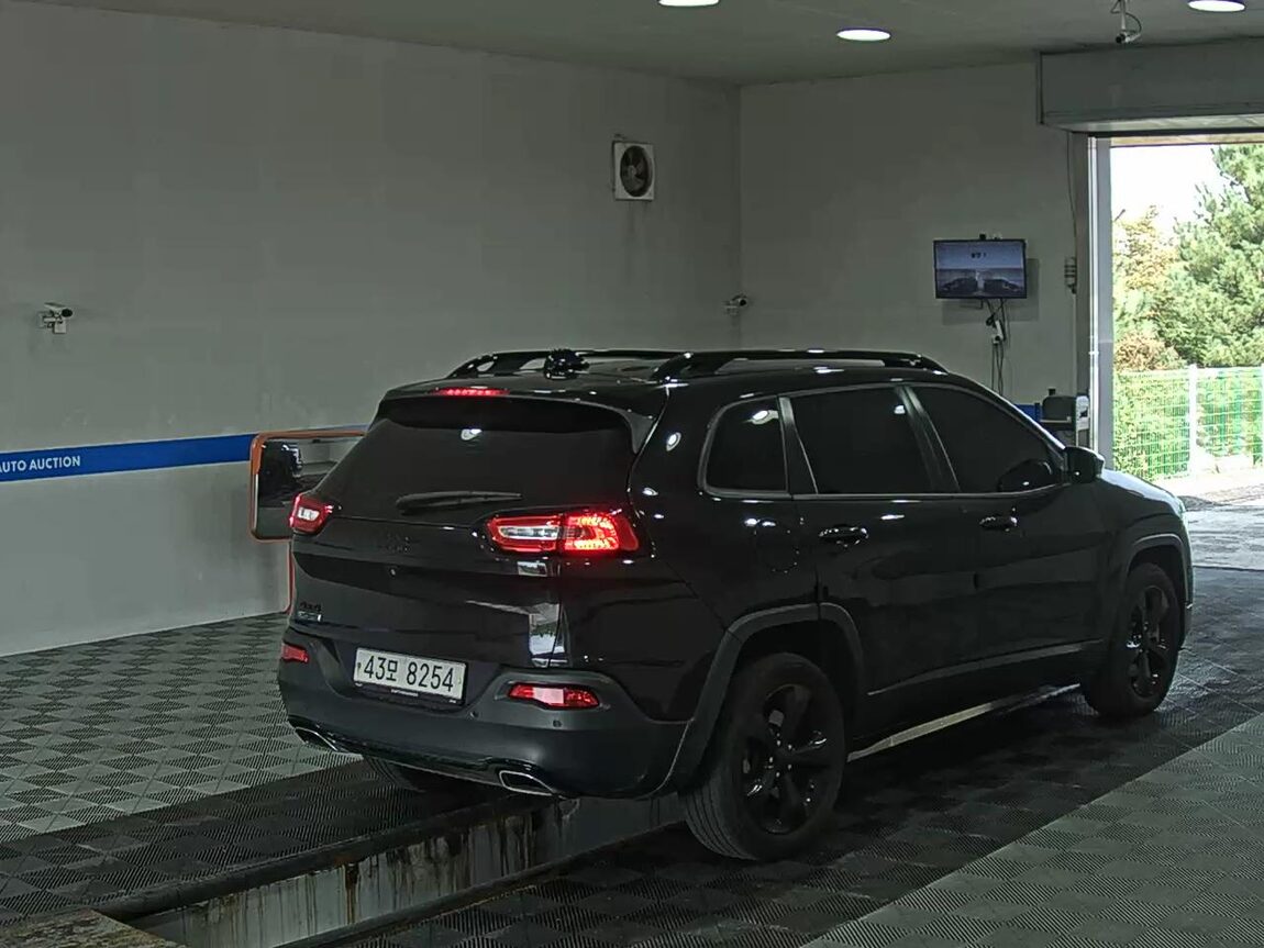 JEEP CHEROKEE (KL) 2.0 CRD AWD LONGITUDE BLACK EDITION 2015 - zdjęcie 5