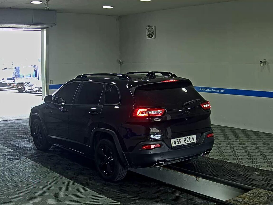 JEEP CHEROKEE (KL) 2.0 CRD AWD LONGITUDE BLACK EDITION 2015 - zdjęcie 6