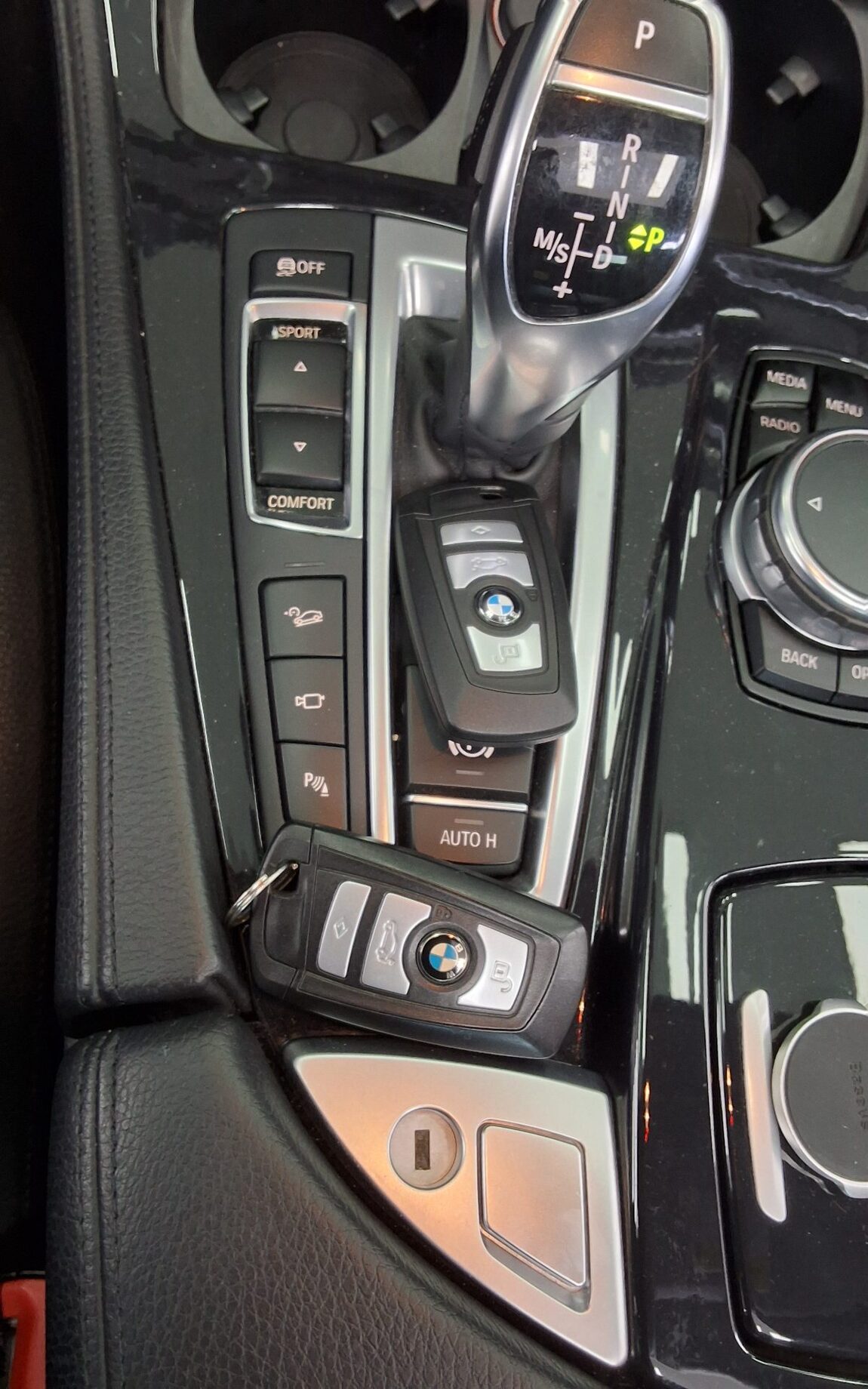 BMW 5 SERIES (6TH GEN) 530d xDRIVE M AERODYNAMIC 2016 - zdjęcie 20