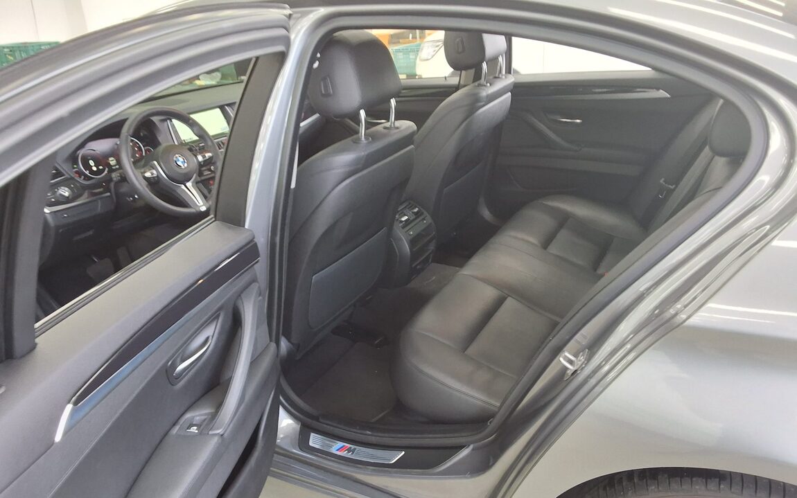 BMW 5 SERIES (6TH GEN) 530d xDRIVE M AERODYNAMIC 2016 - zdjęcie 12