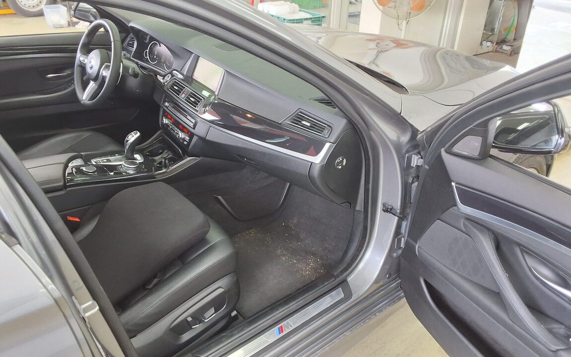 BMW 5 SERIES (6TH GEN) 530d xDRIVE M AERODYNAMIC 2016 - zdjęcie 14