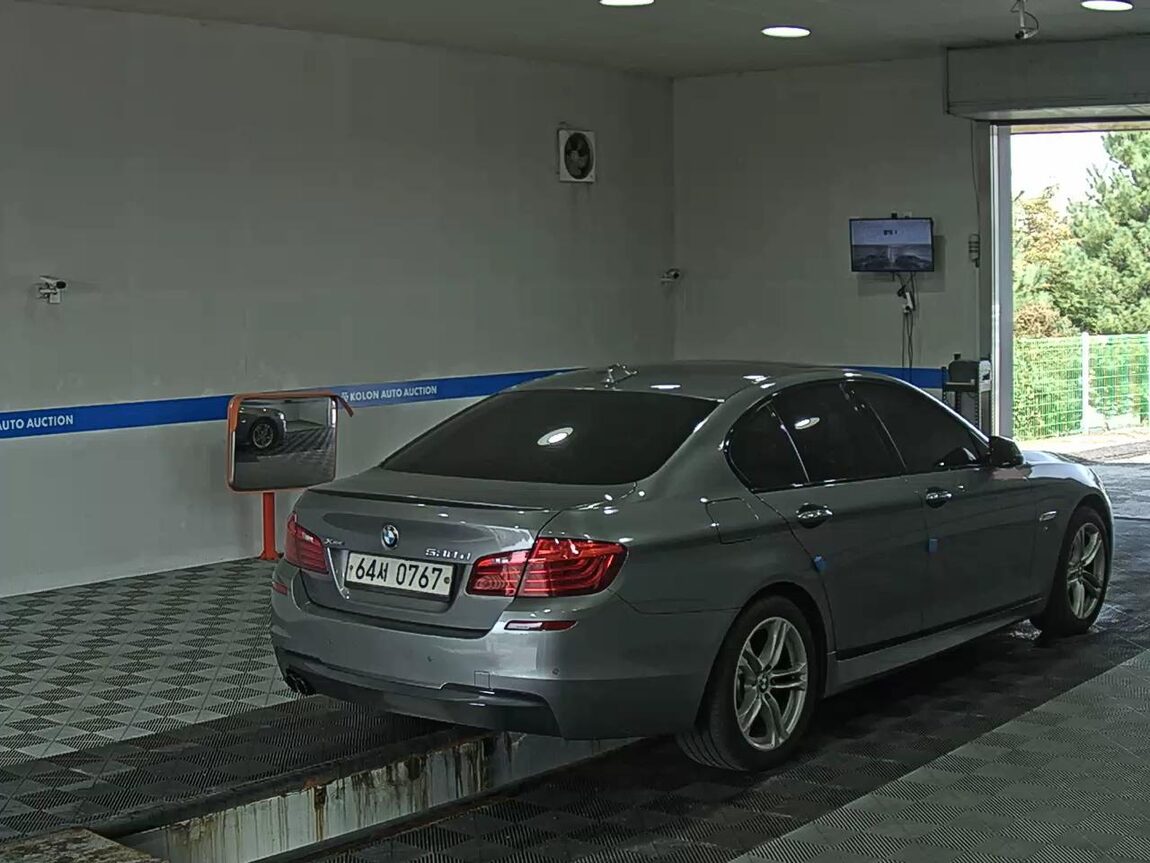 BMW 5 SERIES (6TH GEN) 530d xDRIVE M AERODYNAMIC 2016 - zdjęcie 5