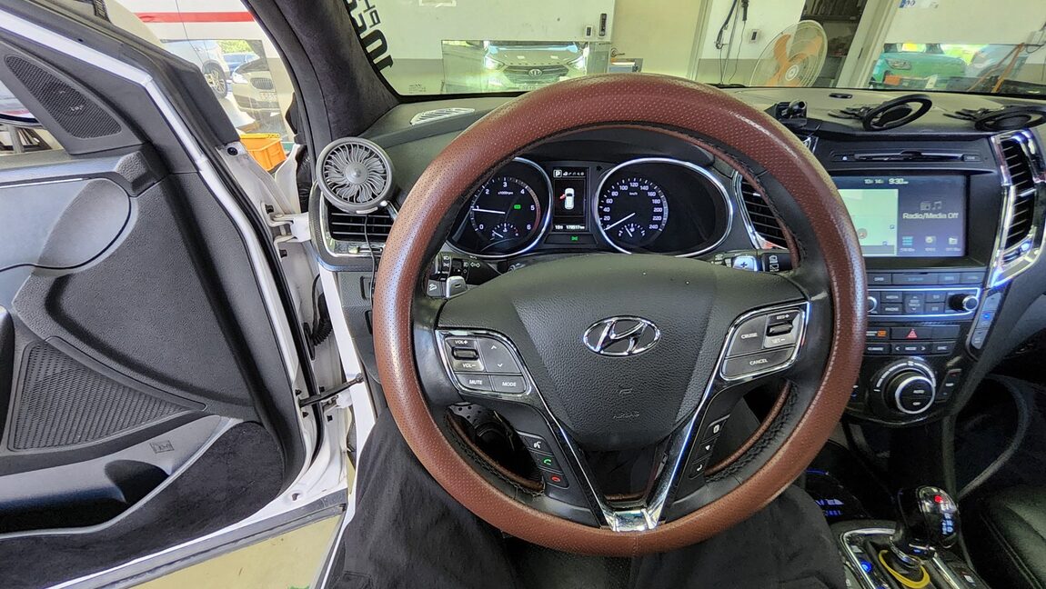 HYUNDAI SANTA FE THE PRIME DIESEL R2.0 2WD EXCLUSIVE 2017 - zdjęcie 17