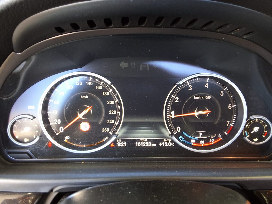 BMW 5 SERIES (6TH GEN) 528i 2015 - zdjęcie 9
