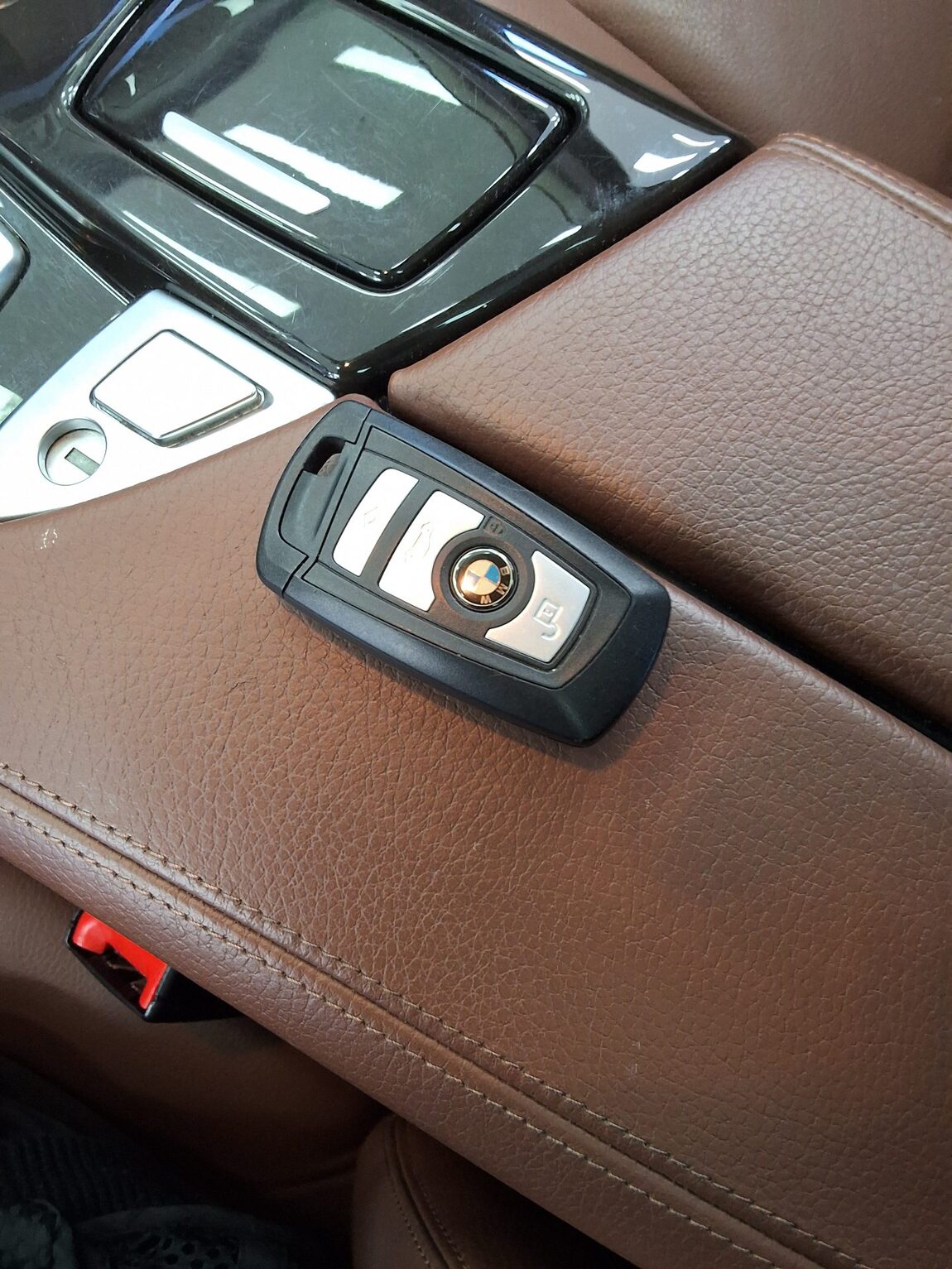 BMW 5 SERIES (6TH GEN) 528i 2015 - zdjęcie 20