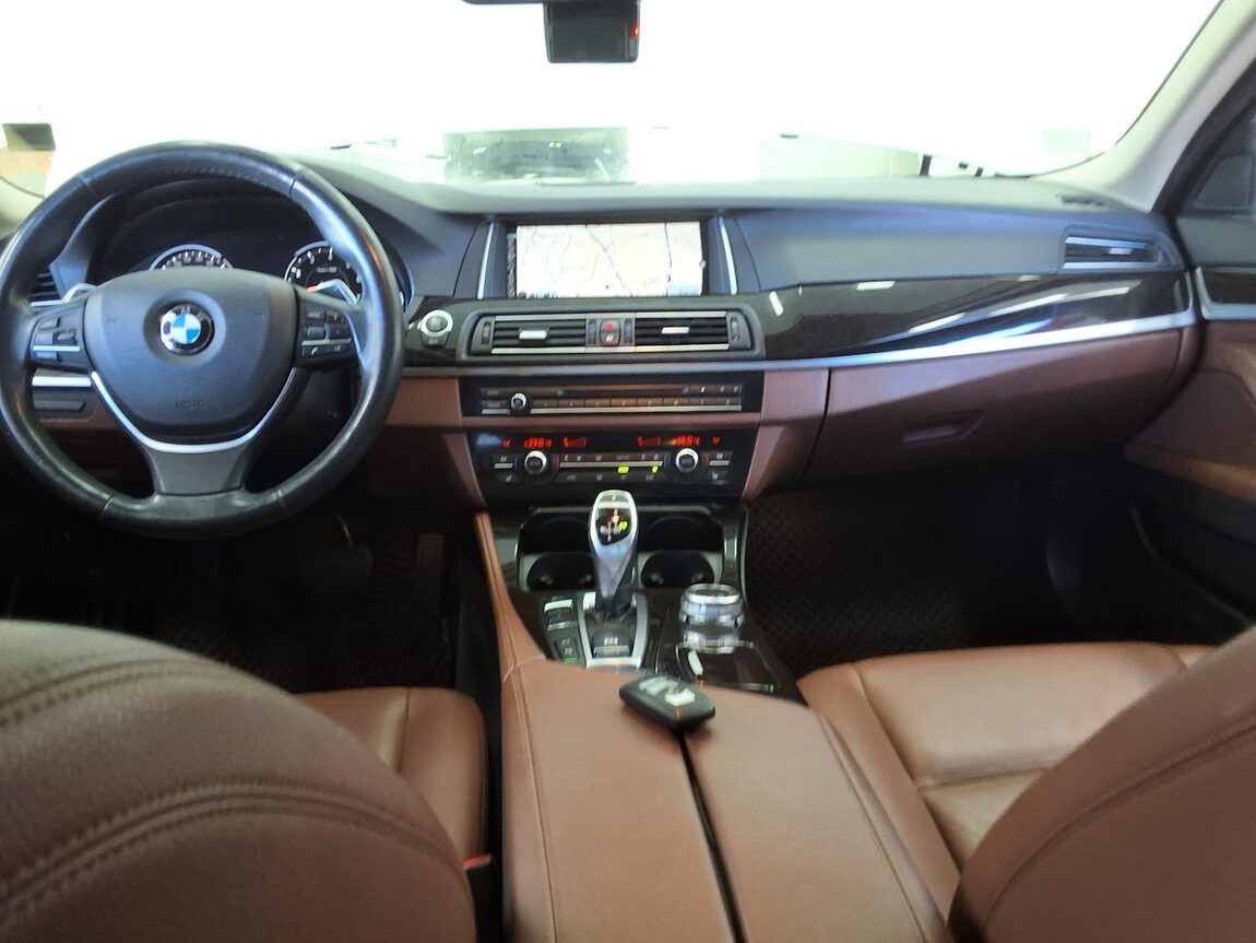 BMW 5 SERIES (6TH GEN) 528i 2015 - zdjęcie 11