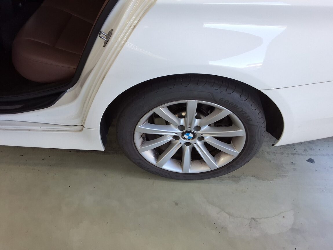 BMW 5 SERIES (6TH GEN) 528i 2015 - zdjęcie 24