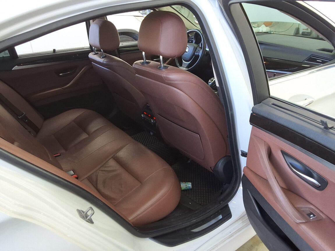 BMW 5 SERIES (6TH GEN) 528i 2015 - zdjęcie 13