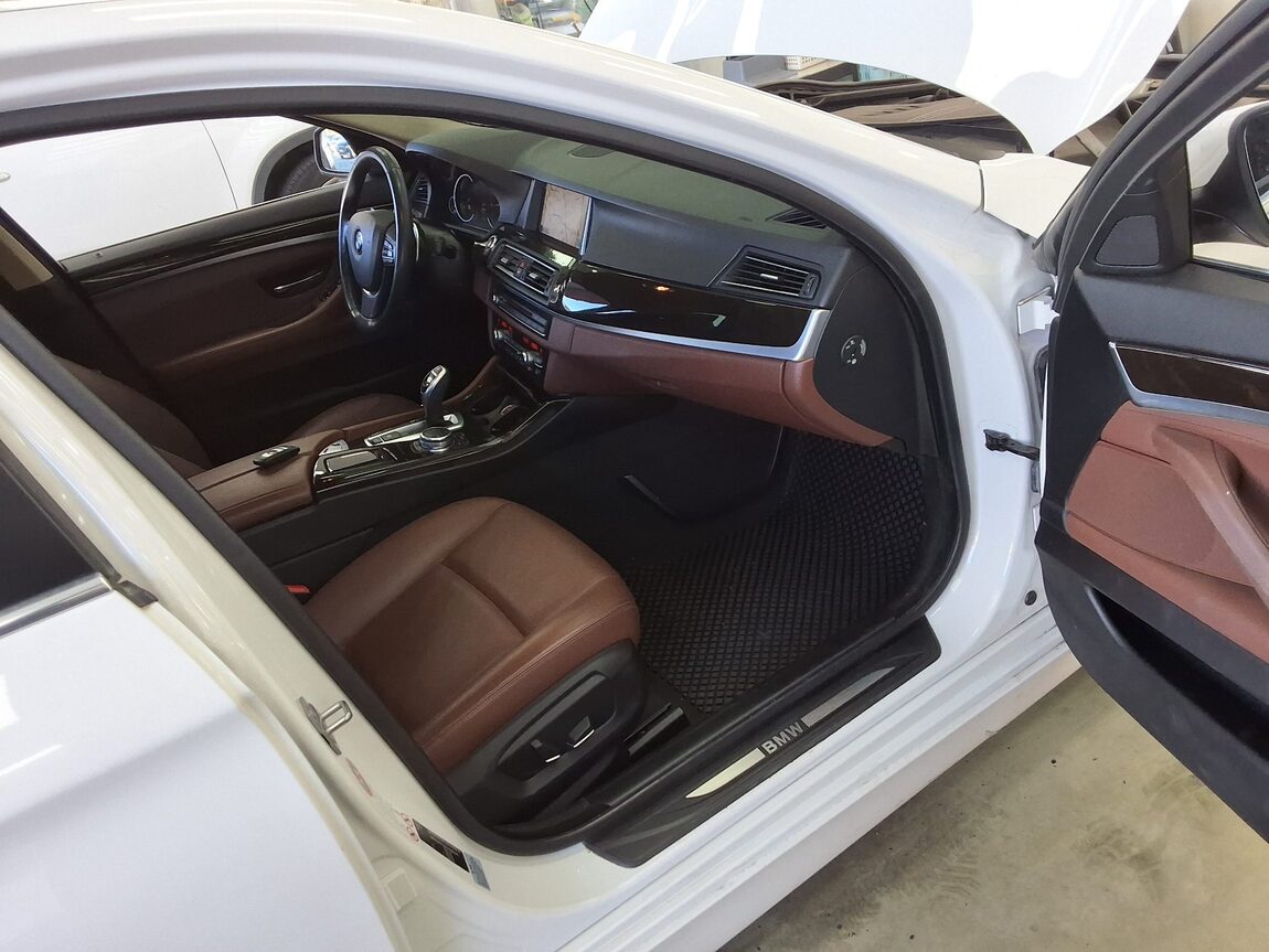 BMW 5 SERIES (6TH GEN) 528i 2015 - zdjęcie 14