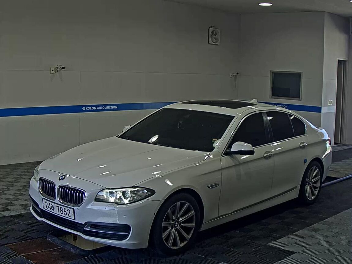 BMW 5 SERIES (6TH GEN) 528i 2015 - zdjęcie 2