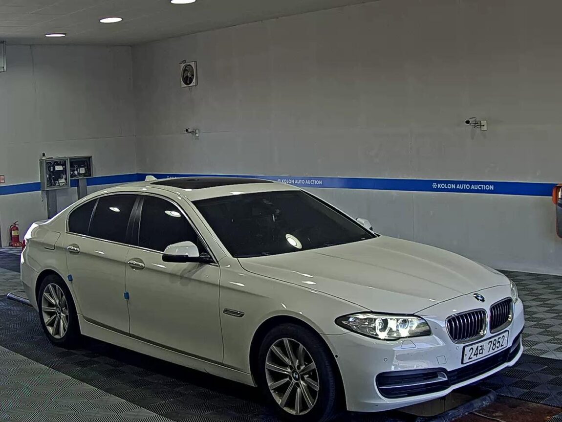 BMW 5 SERIES (6TH GEN) 528i 2015 - zdjęcie 3