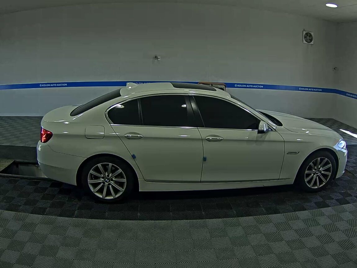 BMW 5 SERIES (6TH GEN) 528i 2015 - zdjęcie 4
