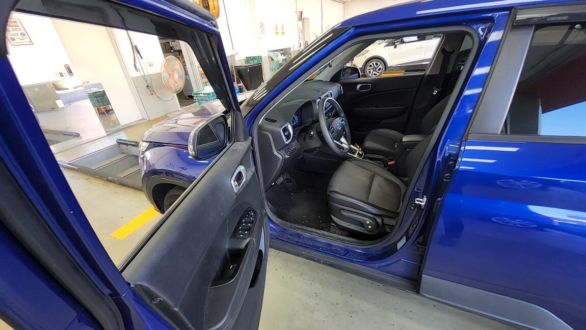 HYUNDAI VENUE 1.6 GASOLINE SMART 2022 - zdjęcie 10