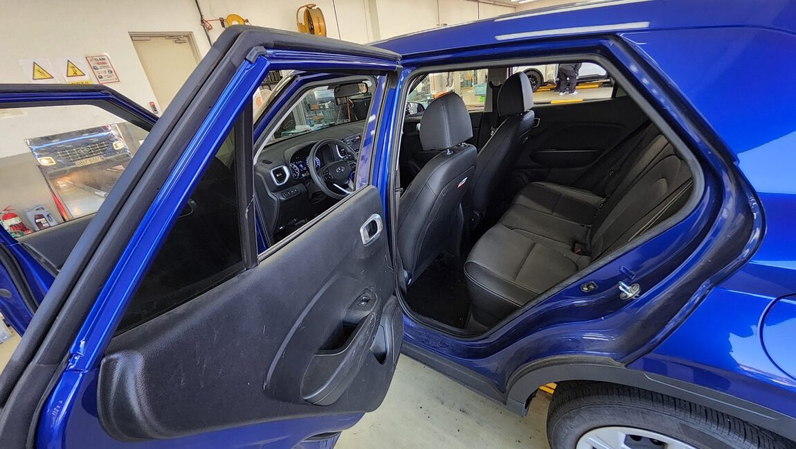 HYUNDAI VENUE 1.6 GASOLINE SMART 2022 - zdjęcie 12