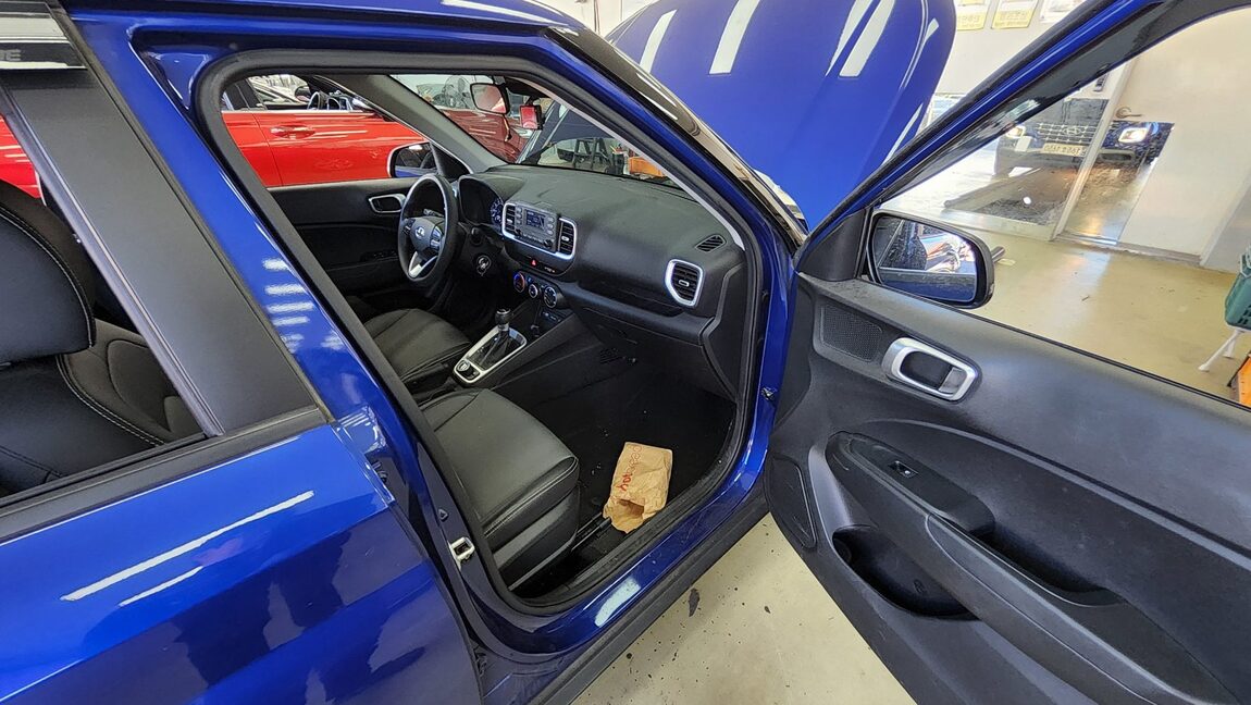 HYUNDAI VENUE 1.6 GASOLINE SMART 2022 - zdjęcie 14