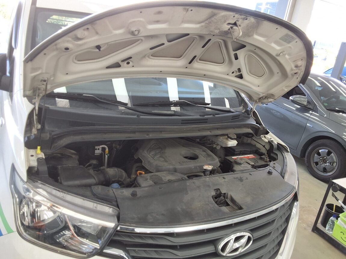 HYUNDAI THE NEW GRAND STAREX 3-SEATER DIESEL VAN SMART 2019 - zdjęcie 18