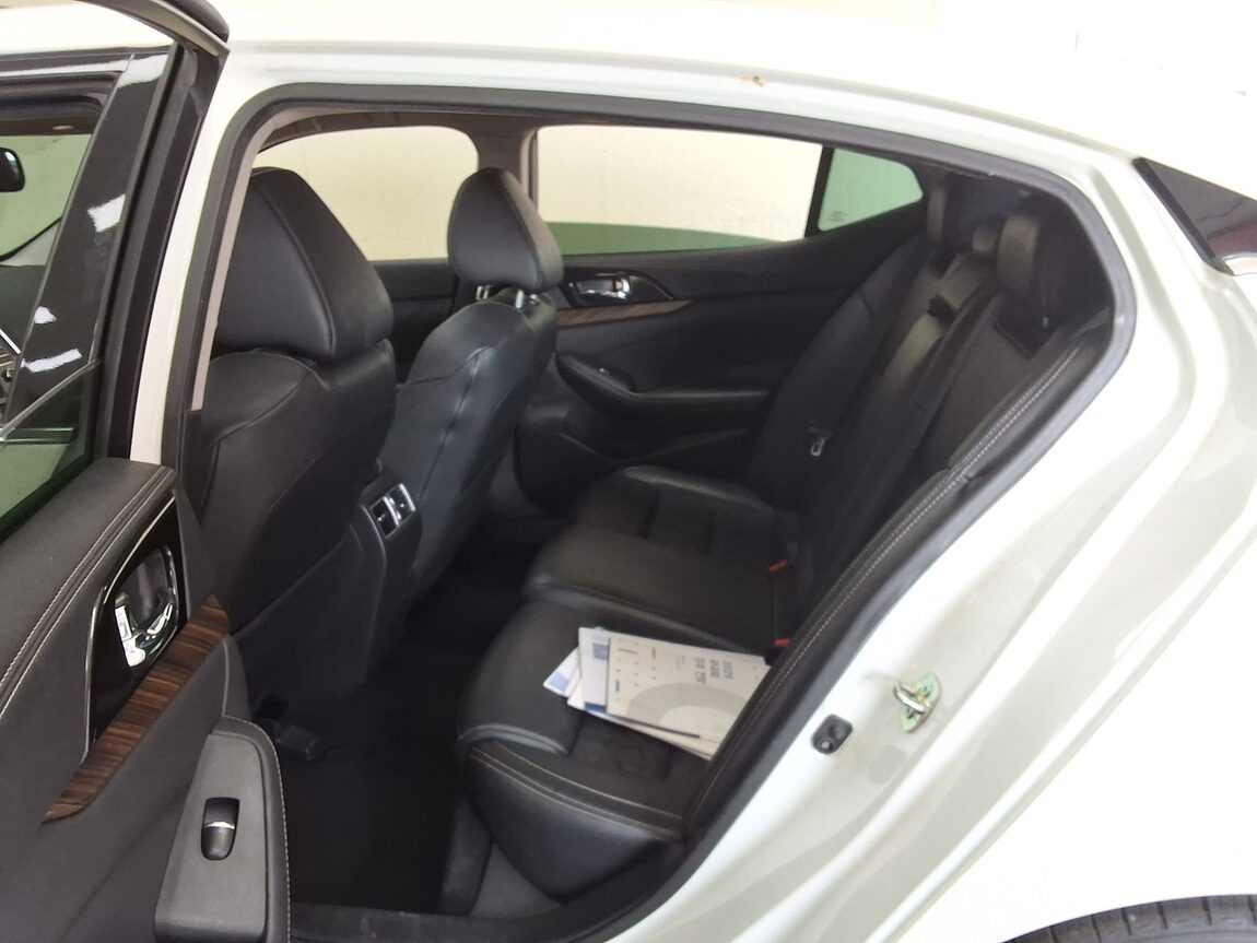 NISSAN MAXIMA 3.5 PLATINUM 2017 - zdjęcie 13