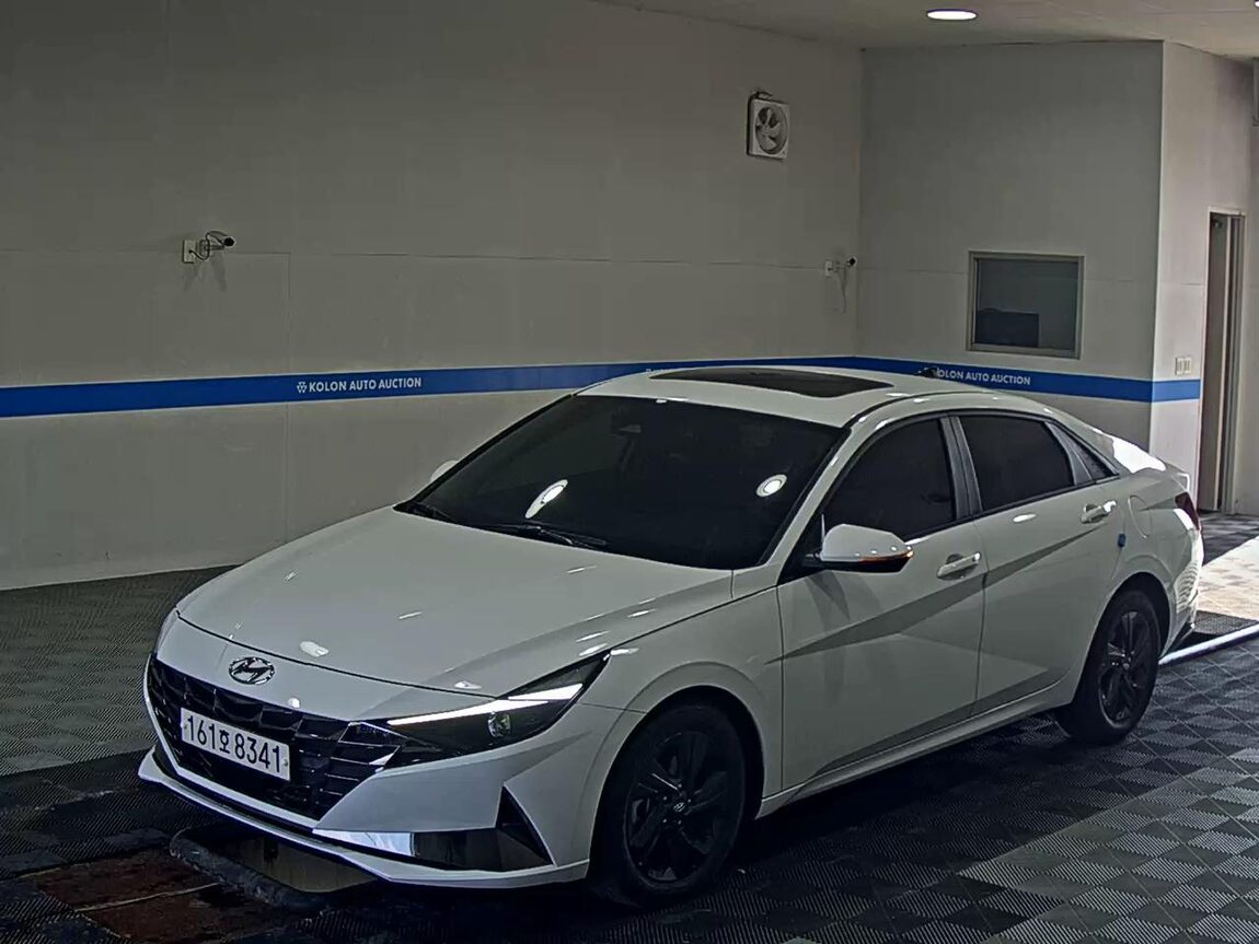 HYUNDAI AVANTE (CN7) 1.6 GASOLINE MODERN 2023 - zdjęcie 2