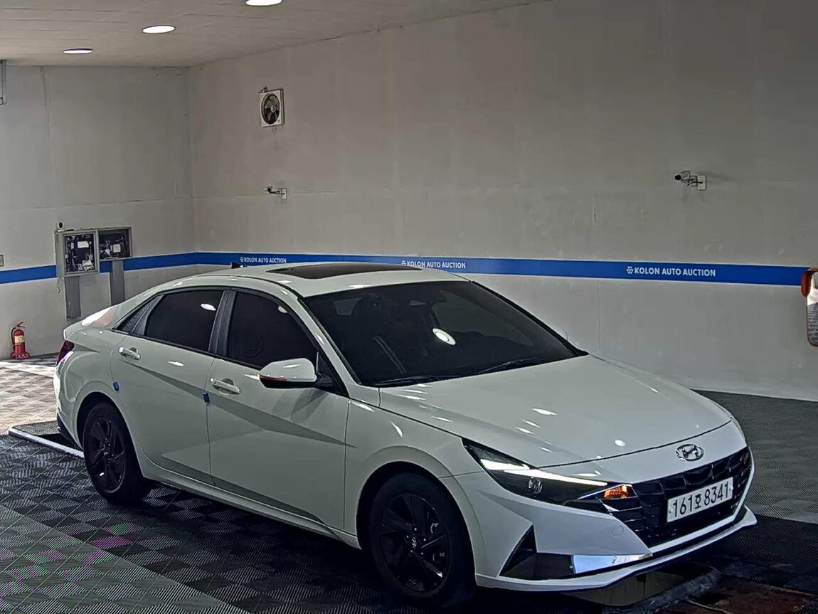 HYUNDAI AVANTE (CN7) 1.6 GASOLINE MODERN 2023 - zdjęcie 3
