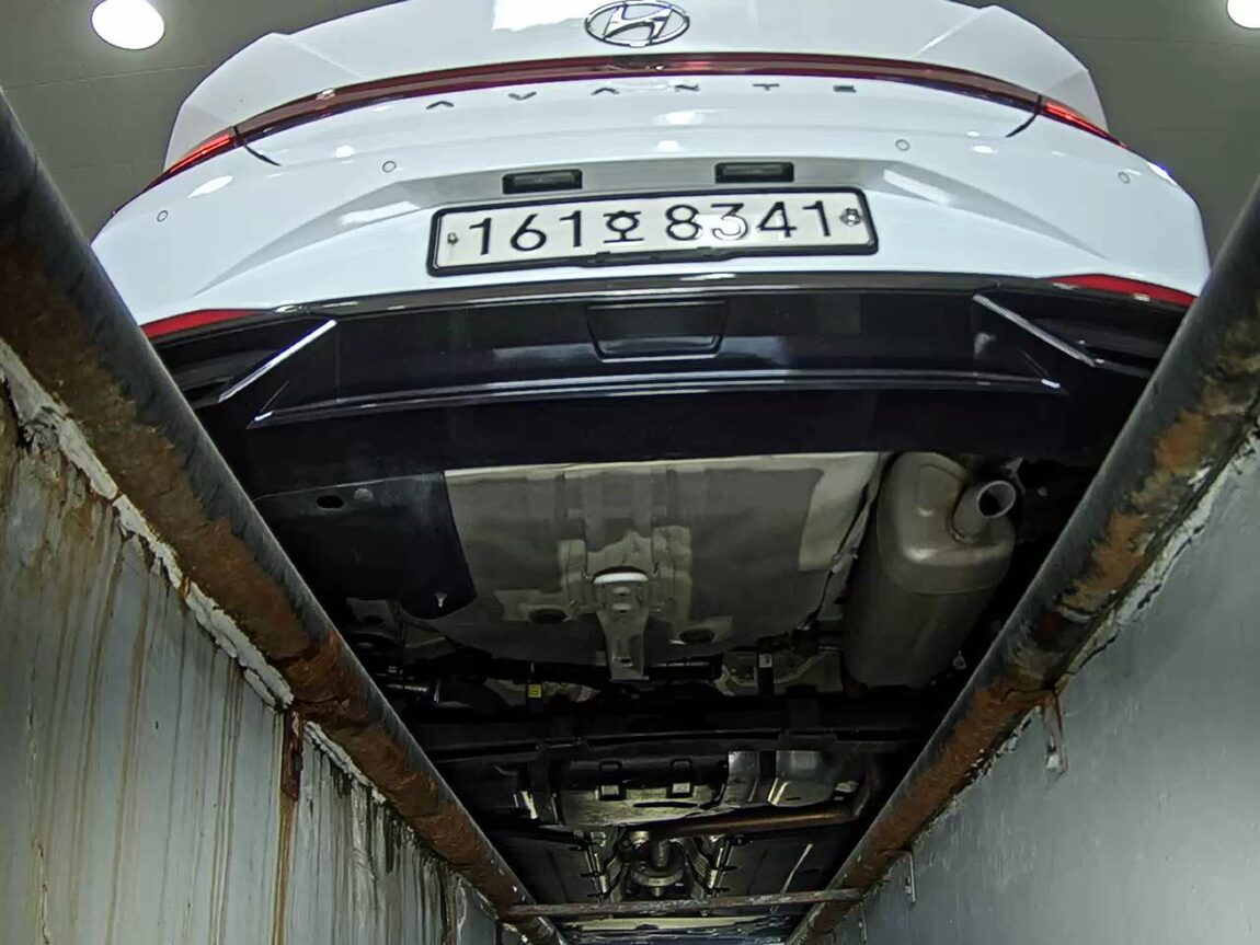 HYUNDAI AVANTE (CN7) 1.6 GASOLINE MODERN 2023 - zdjęcie 8