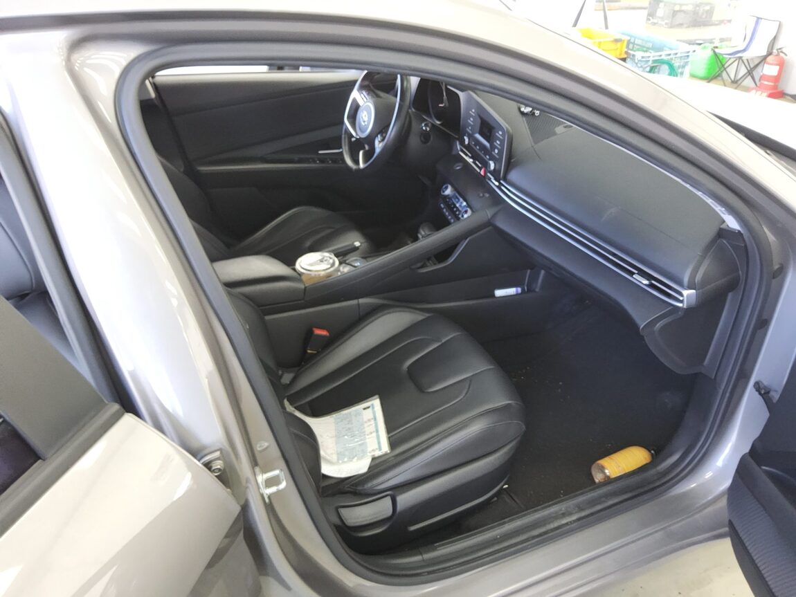 HYUNDAI AVANTE (CN7) 1.6 GASOLINE MODERN 2021 - zdjęcie 14