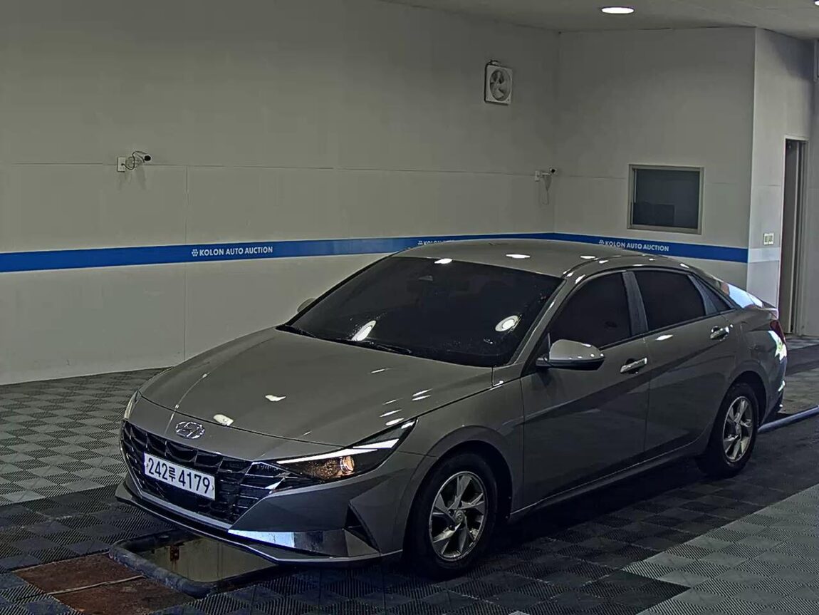 HYUNDAI AVANTE (CN7) 1.6 GASOLINE MODERN 2021 - zdjęcie 2