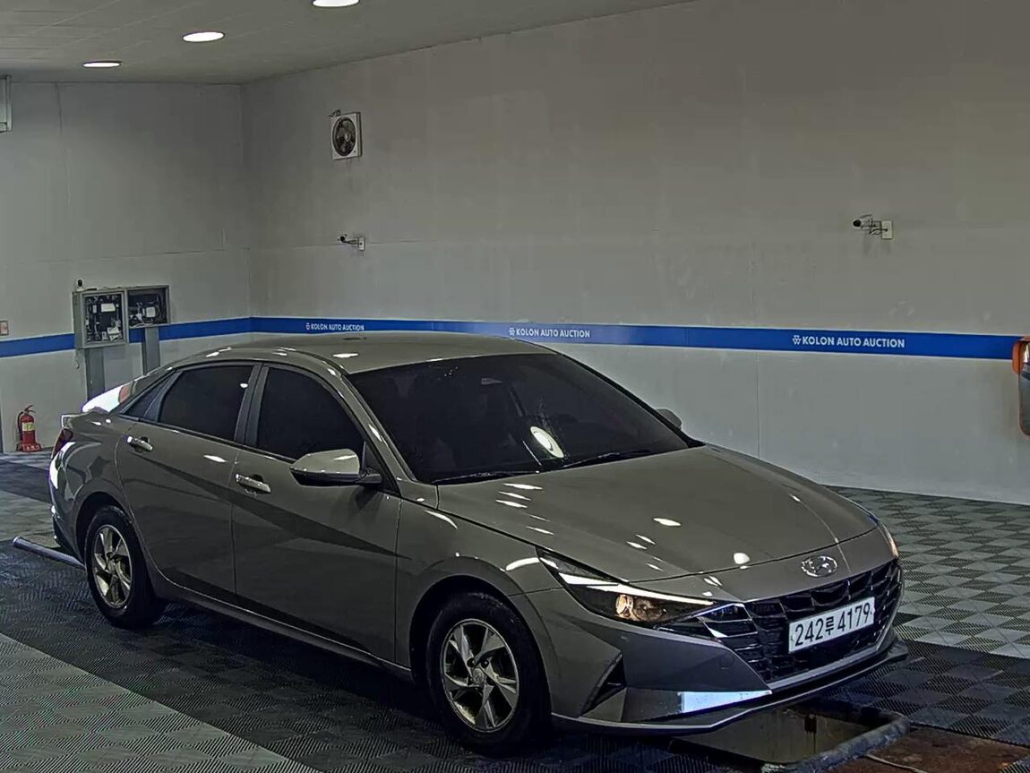HYUNDAI AVANTE (CN7) 1.6 GASOLINE MODERN 2021 - zdjęcie 3