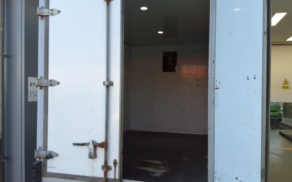 KIA BONGO III CARGO BUILT-IN BOX TRUCK 1 TON KING CAB 2019 - zdjęcie 12