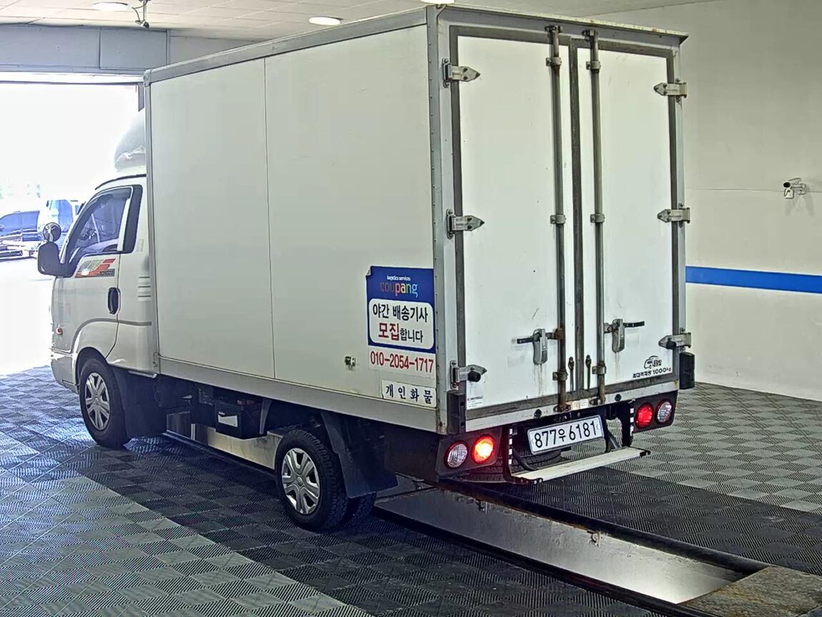 KIA BONGO III CARGO BUILT-IN BOX TRUCK 1 TON KING CAB 2019 - zdjęcie 6