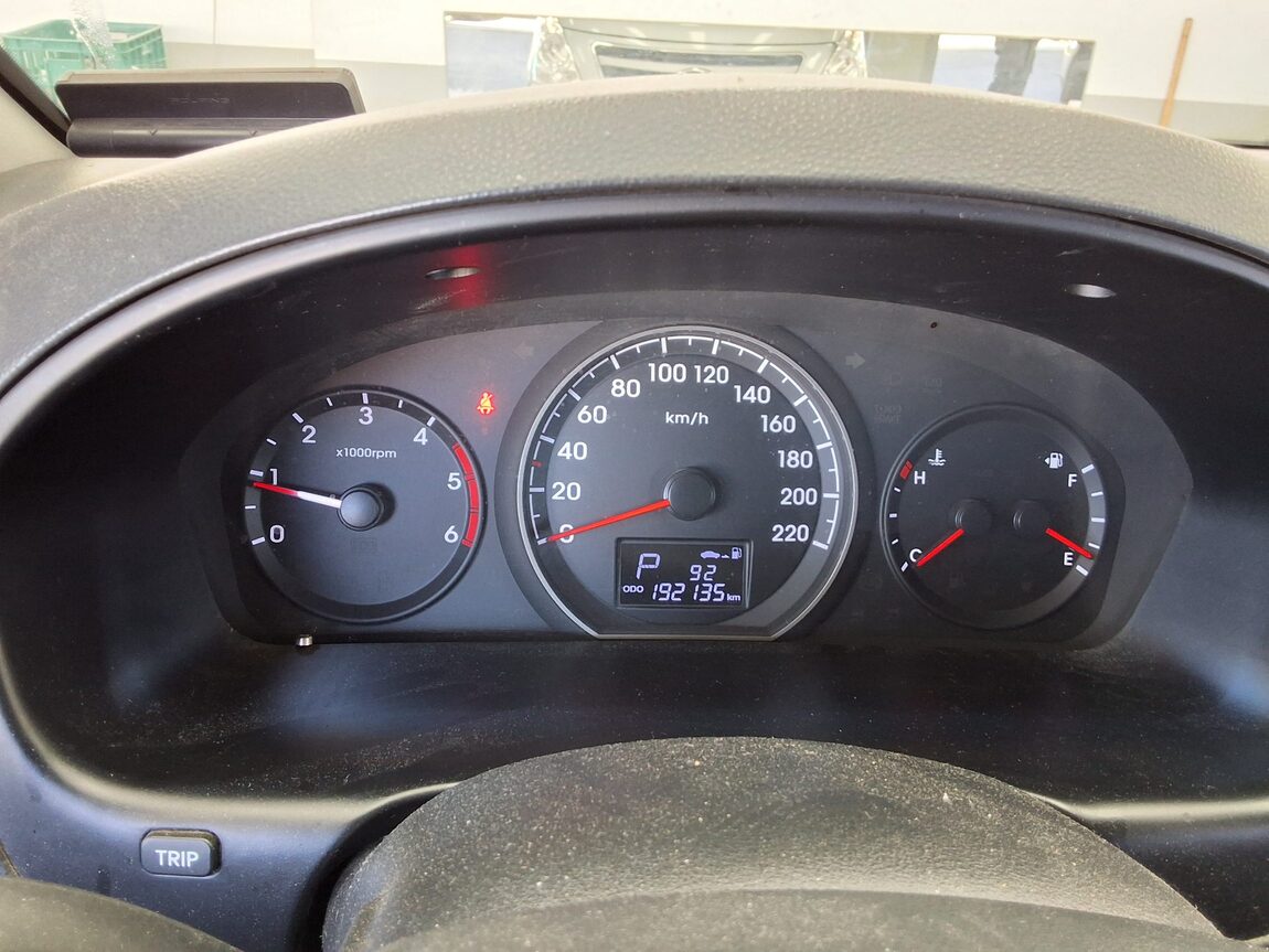 HYUNDAI GRAND STAREX 5-SEATER DIESEL VAN SMART 2016 - zdjęcie 9